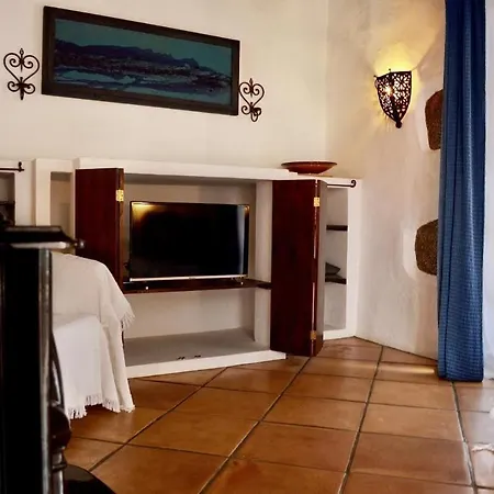 Casa Hibisco Mit Schoenem Garten Апартаменты *