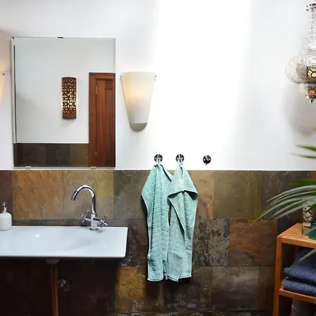 Casa Hibisco Mit Schoenem Garten Уга