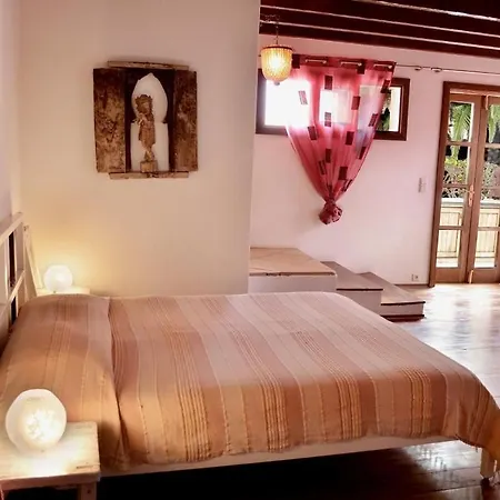 Casa Hibisco Mit Schoenem Garten Уга