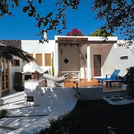 Casa Hibisco Mit Schoenem Garten Апартаменты