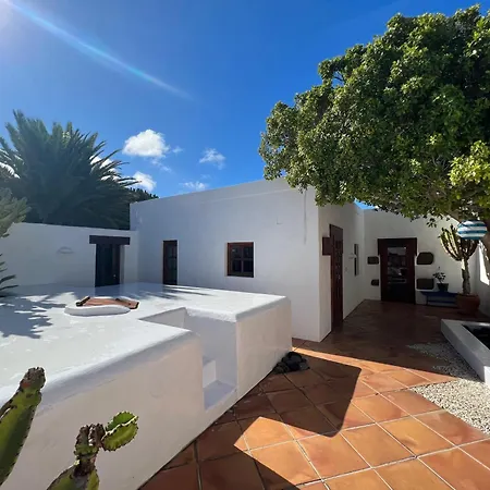 Casa Hibisco Mit Schoenem Garten Апартаменты *
